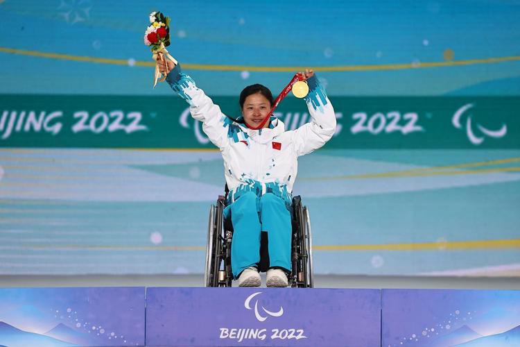北京冬残奥会闭幕式聋哑女孩
